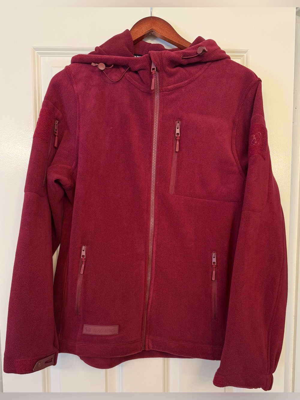 NWT Baerskin Women’s Medium Fleece Hooded Jacket Burgundy Full Zip Outdoor